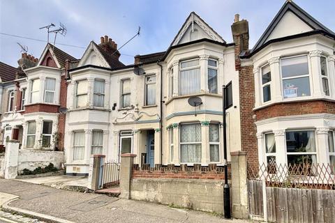 2 bedroom apartment to rent, Heygate Avenue, Southend-On-Sea