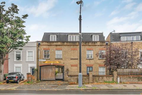Wandsworth Road, London SW8