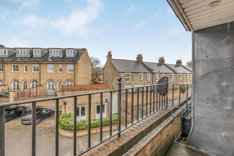 3 bedroom flat for sale, Wandsworth Road, London SW8