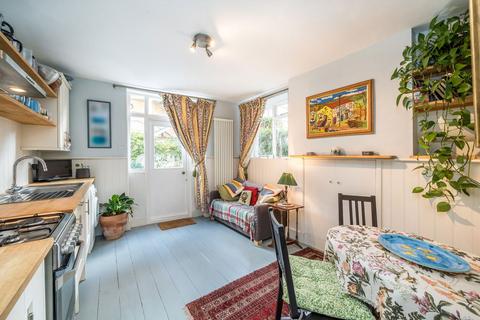 2 bedroom flat for sale, Voltaire Road, London SW4