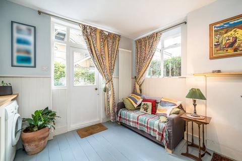 2 bedroom flat for sale, Voltaire Road, London SW4