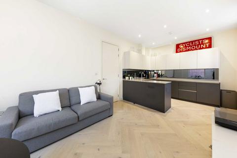 2 bedroom flat to rent, Lily Place, London EC1N