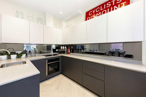 2 bedroom flat to rent, Lily Place, London EC1N