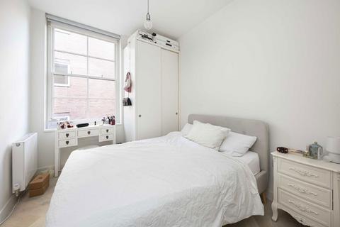 2 bedroom flat to rent, Lily Place, London EC1N