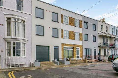 4 bedroom terraced house to rent, Kent Terrace, Ramsgate, Kent, CT11