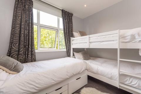 2 bedroom flat to rent, Bromyard House, Acton, London, W3