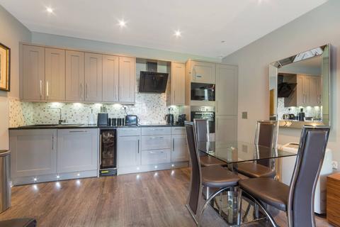 2 bedroom flat to rent, Bromyard House, Acton, London, W3