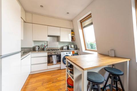 2 bedroom flat for sale, Mitcham Lane, Furzedown, London, SW16