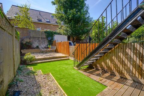 2 bedroom apartment for sale, Copleston Road, East Dulwich, London, SE22