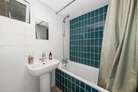 2 bedroom flat for sale, Lordship Lane, East Dulwich, London, SE22