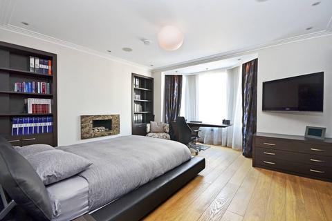 3 bedroom flat to rent, Onslow Square, South Kensington, London, SW7