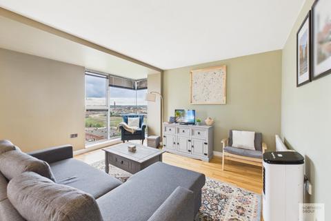2 bedroom apartment to rent - Emmeline :: Manchester