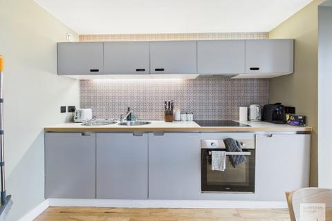 2 bedroom apartment to rent, Emmeline :: Manchester