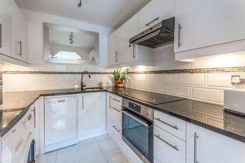 2 bedroom flat for sale, Tamarind Yard, Wapping, London, E1W