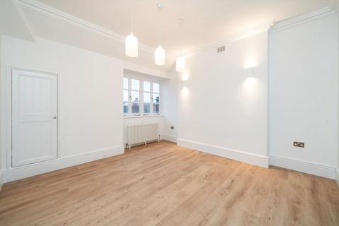 4 bedroom flat to rent, Earsby Street, London W14