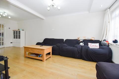 2 bedroom end of terrace house for sale, Lewins Way, Cippenham, Berkshire, SL1