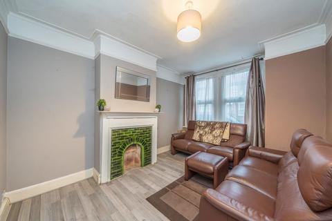 2 bedroom terraced house for sale, Stanley Road, Hounslow TW3
