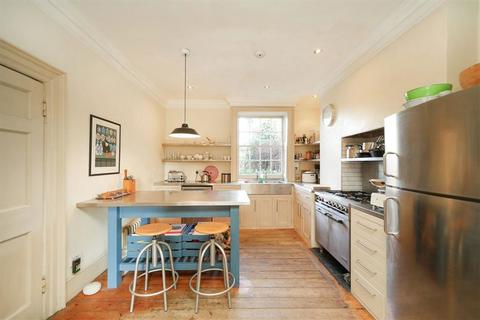 5 bedroom end of terrace house for sale, Vanbrugh Park, London SE3