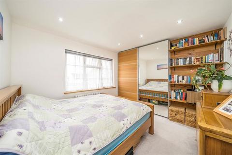 3 bedroom semi-detached house for sale, Bournbrook Road, London SE3