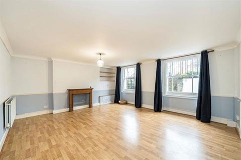 2 bedroom flat for sale, Lewisham Way, London SE14