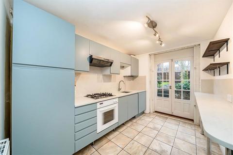 2 bedroom flat for sale, Lewisham Way, London SE14