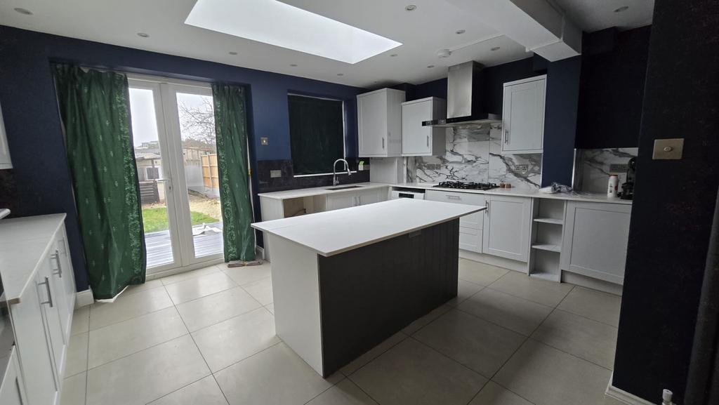 Three Bedroom Terraced house for rent in Collier