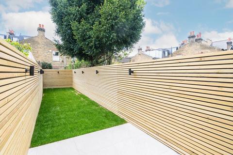 2 bedroom flat for sale, Loubet Street, London SW17