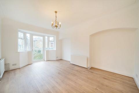 2 bedroom flat to rent, Cheviot Road, London SE27