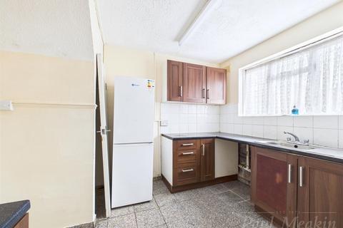 3 bedroom house for sale, Warbank Close, New Addington, Croydon