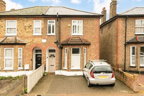 3 bedroom semi-detached house to rent, Manor Road, Richmond TW9