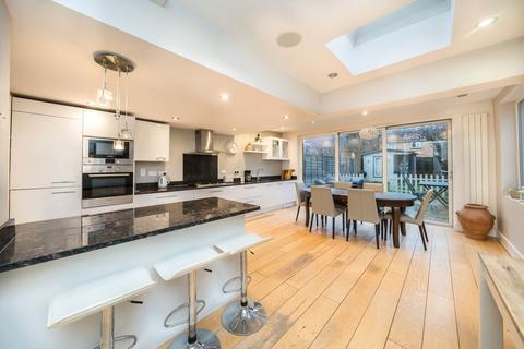 3 bedroom semi-detached house to rent, Manor Road, Richmond TW9