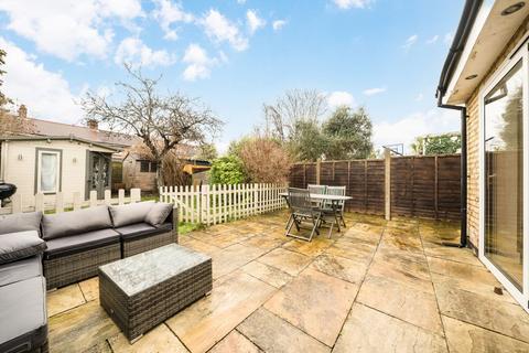 3 bedroom semi-detached house to rent, Manor Road, Richmond TW9