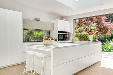 5 bedroom detached house to rent, St. Georges Road, Twickenham TW1