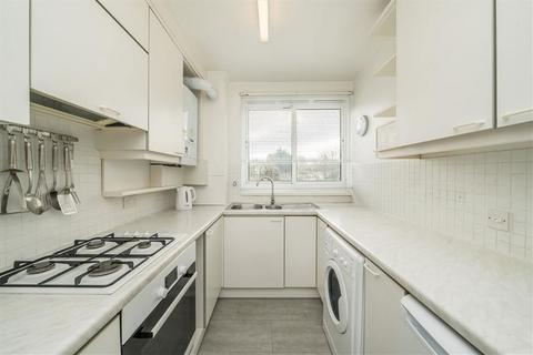 1 bedroom flat for sale, Warwick Drive, London SW15