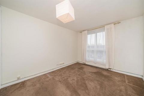 1 bedroom flat for sale, Warwick Drive, London SW15