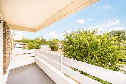 1 bedroom flat for sale, Warwick Drive, London SW15