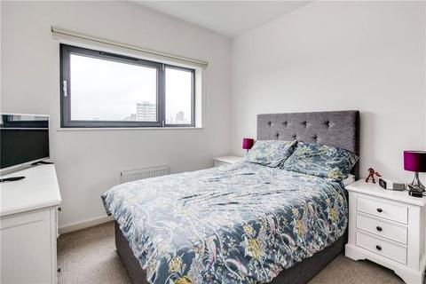 1 bedroom flat to rent, Lumiere Apartments, London SW11