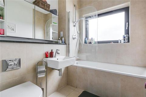 1 bedroom flat to rent, Lumiere Apartments, London SW11