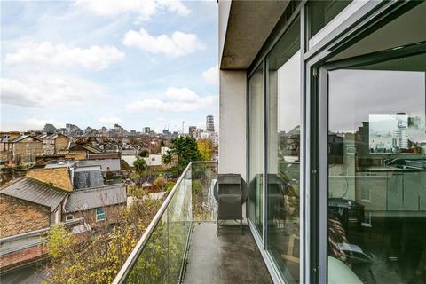 1 bedroom flat to rent, Lumiere Apartments, London SW11