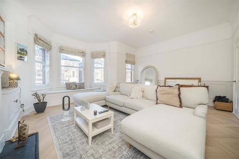3 bedroom flat for sale, Lime Grove, London W12