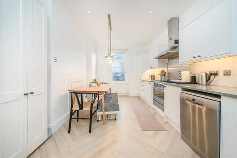 3 bedroom flat for sale, Lime Grove, London W12