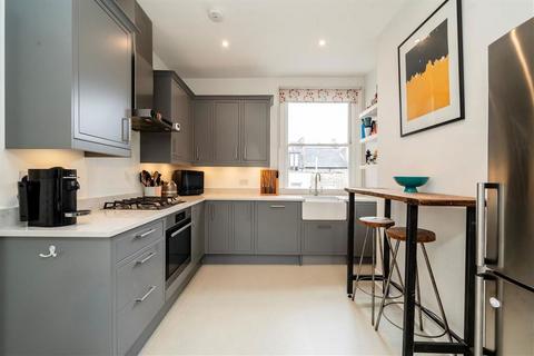 4 bedroom flat for sale, Brackenbury Road, London W6