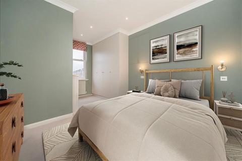 3 bedroom flat for sale, Westwick Gardens, London W14