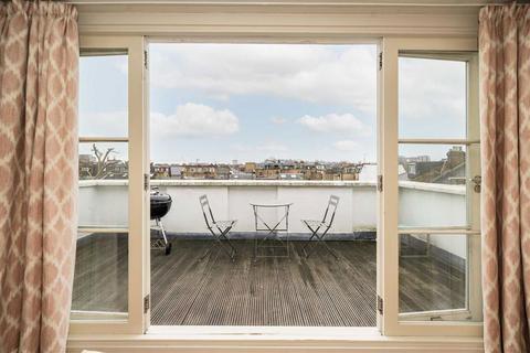 3 bedroom flat for sale, Westwick Gardens, London W14