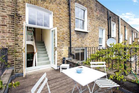 3 bedroom flat to rent, Stanlake Road, London W12