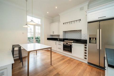 2 bedroom flat to rent, Westwick Gardens, London W14