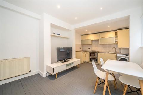 2 bedroom flat to rent, Lakeside Road, London W14