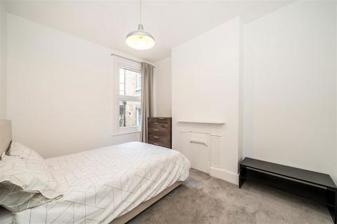 2 bedroom flat to rent, Lakeside Road, London W14