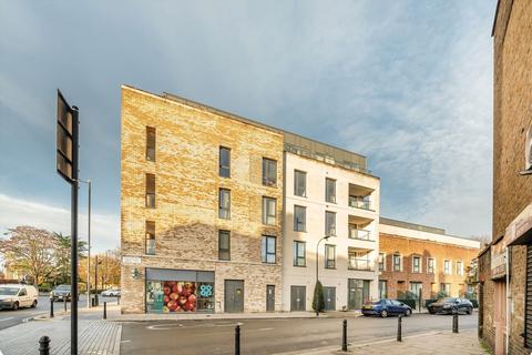 2 bedroom flat for sale - Greenside Road, London W12