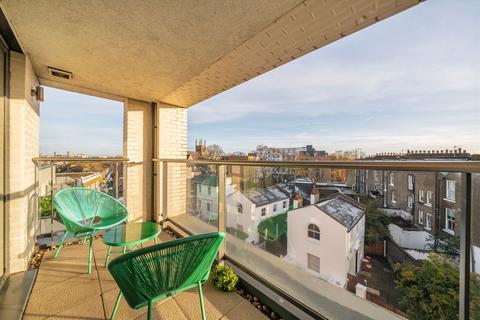 2 bedroom flat for sale, Greenside Road, London W12